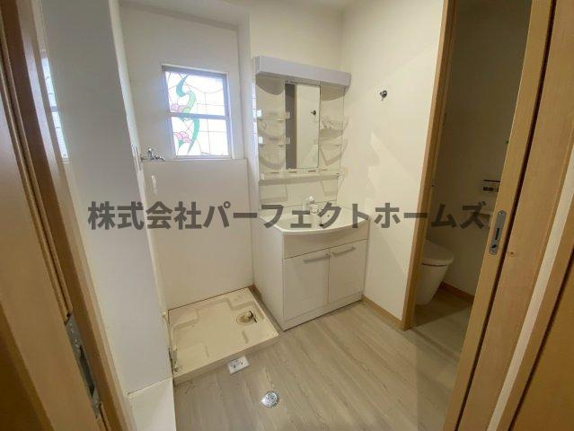 茄子作住宅第7号棟の洗面所|脱衣スペースもあります