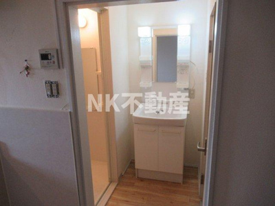 【洗面所】 | 日の出コーポ（長瀬賃貸） | 忙しい朝には欠かせない洗面所です