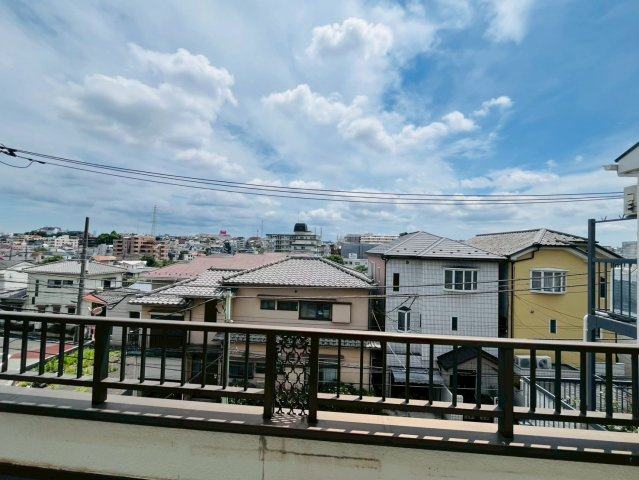 【展望】 | 板橋区徳丸５丁目　中古戸建て | 広いバルコニーからはパノラマのような視界を楽しめます
