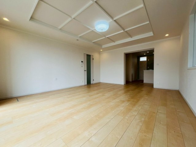 【居間・リビング】 | 板橋区徳丸５丁目　中古戸建て | 何気のない家族団らんの場所、快適に過ごせるゆとりある広さ