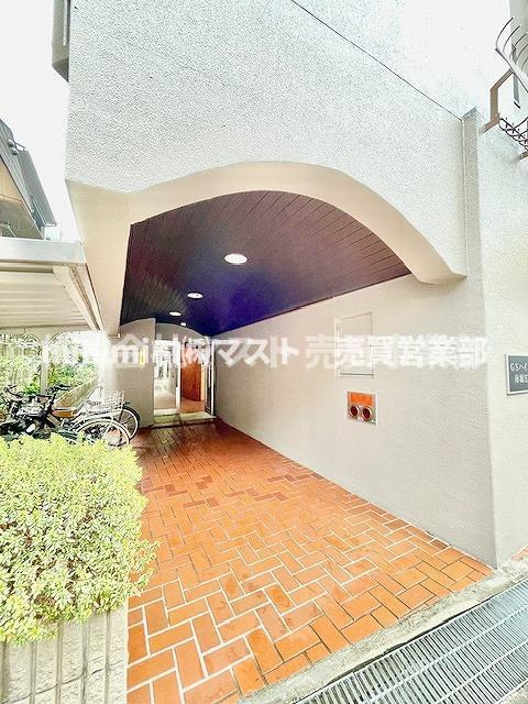 GSハイム南堀江のエントランス