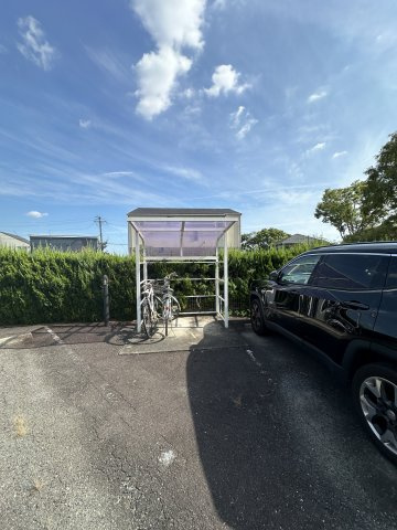 サンハイム堤の駐車場