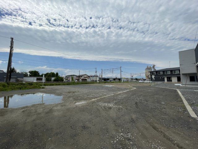 郡山市安積町笹川　全4区画の前面道路含む現地写真