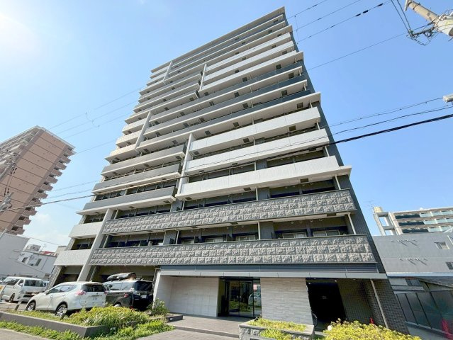 エスライズ新大阪フロントの外観