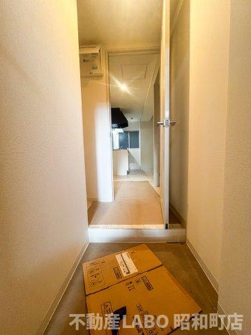 マンションSAWARABIの玄関