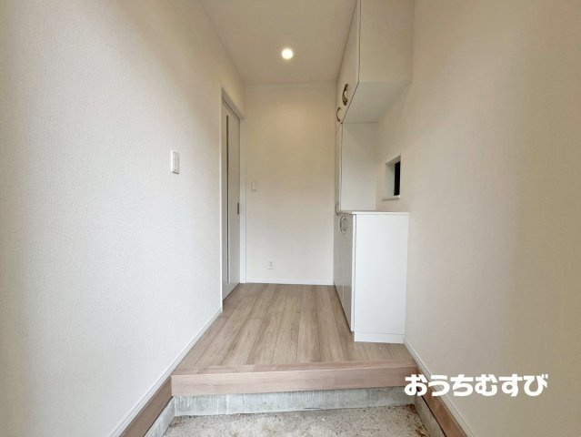 名東区香流9期(全2棟)の玄関