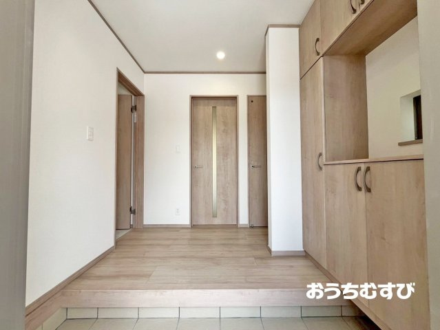 名東区香流9期(全2棟)の玄関