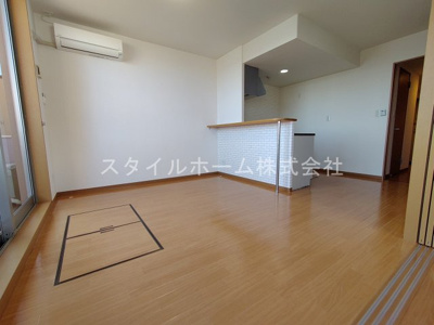 【居間・リビング】 | ルネスグランドールⅡ | イメージ写真です。