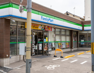 【周辺】 | ファミリーマート 板橋大谷口北町店まで260ｍ