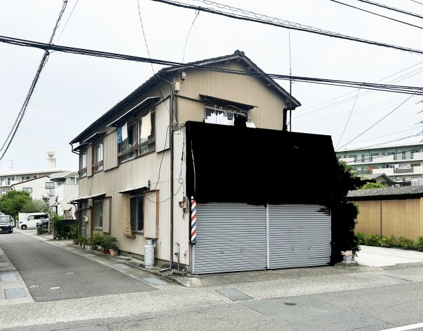 徳島市八万町川南の店舗の外観