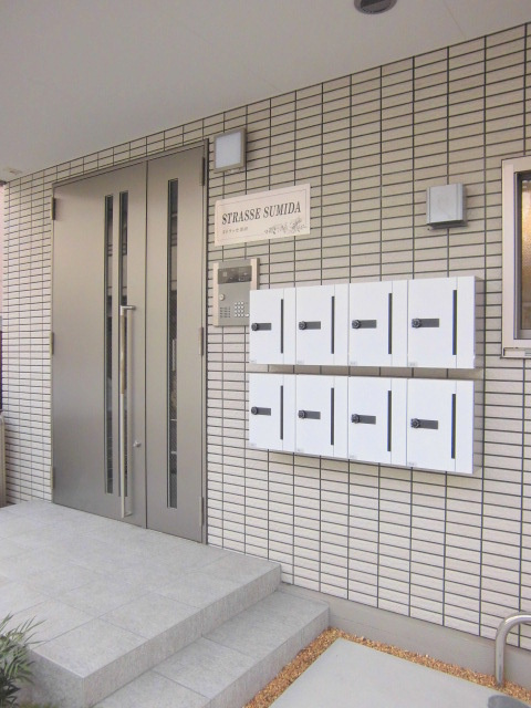 ストラッセ墨田のエントランス|★オートロック共用玄関★