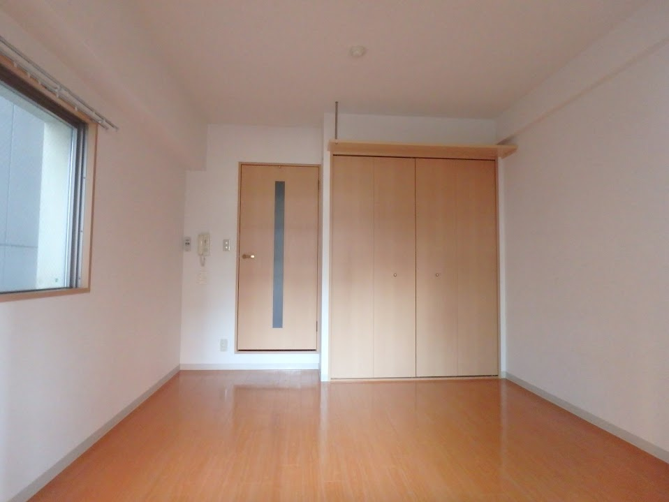 ハウスセゾン四条通の洋室