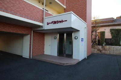 【エントランス】 | レーベルシャトー