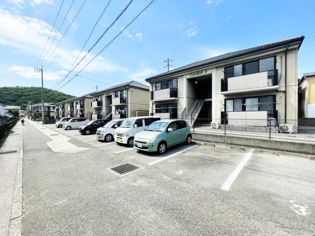 コンフォート　Ａ棟の駐車場