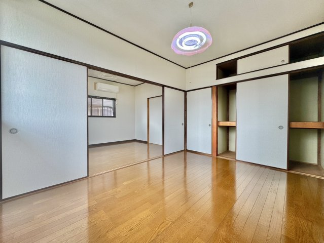 牛久市刈谷町中古戸建の洋室