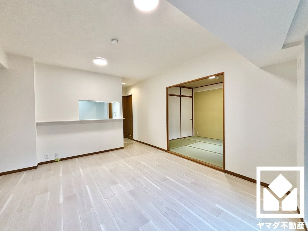 ルネ宇治・南陵町南の居間・リビング