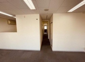 守山市播磨田町の店舗事務所の内装