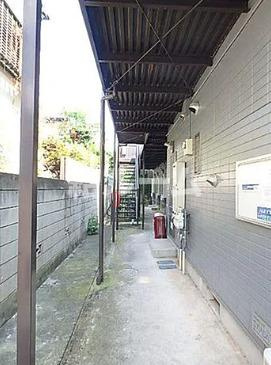 豊島区目白４丁目のアパートのエントランス