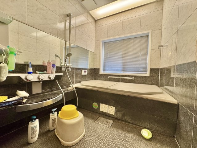 古河市上辺見中古戸建の浴室