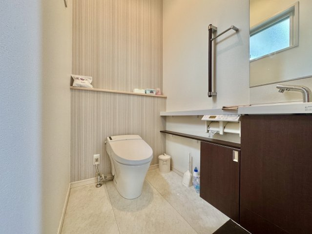 古河市上辺見中古戸建のトイレ|1.5帖の広々トイレ♪