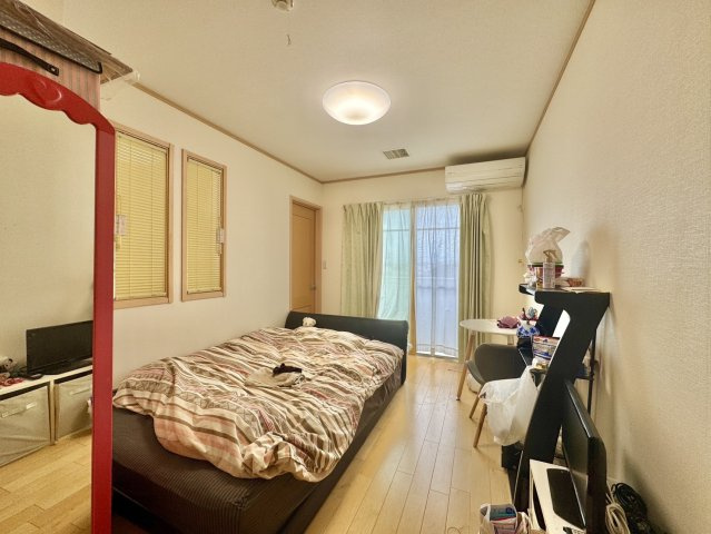 古河市上辺見中古戸建の洋室