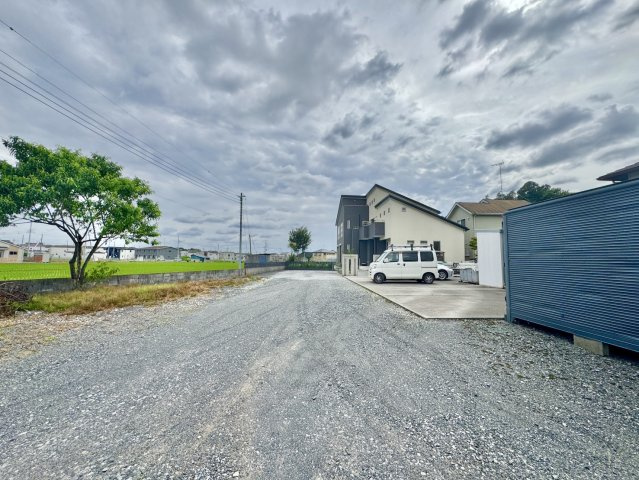 古河市上辺見中古戸建の駐車場