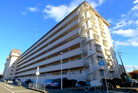 日商岩井箕面ハイツA棟の外観