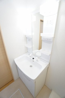 【洗面所】 | ヌーベル　オーブ | ※同物件・反転タイプの写真です。