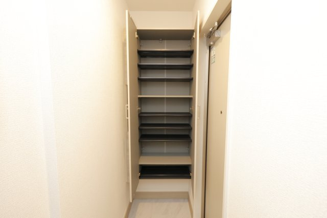 グラナーデ東水元の収納