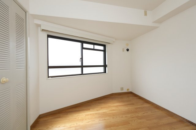 ラレーブ金町の洋室