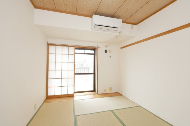 ラレーブ金町の和室