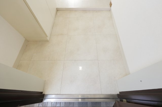 ラレーブ金町の玄関