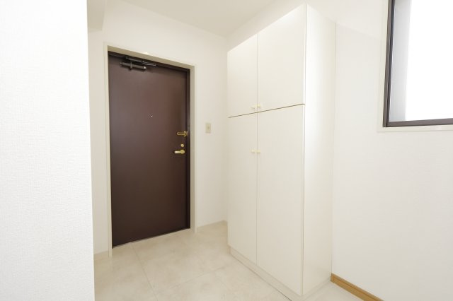 ラレーブ金町の玄関