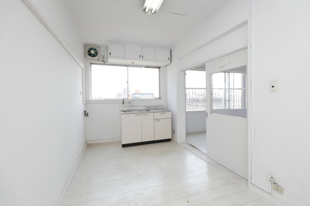 橋本ビルの居間・リビング