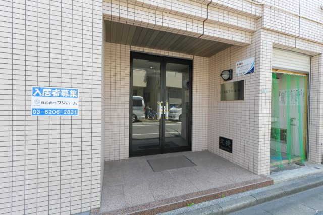 ラレーブ金町のエントランス