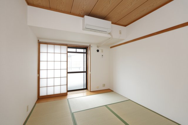 ラレーブ金町の和室