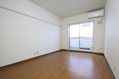 明るい印象のお部屋ですね