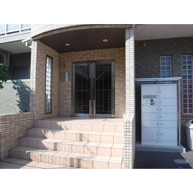 ルクレ津田沼のエントランス