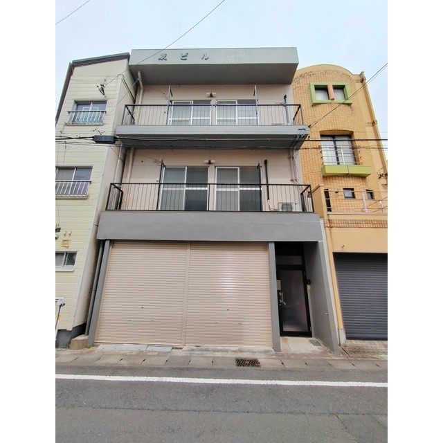 岐阜市春日町２丁目の住宅付店舗一部の外観