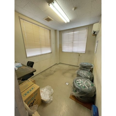 城東通1-13店舗の内装|東棟1階