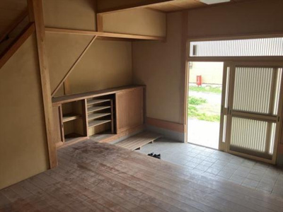 【玄関】 | 境港市渡町8DK＋離れ4K