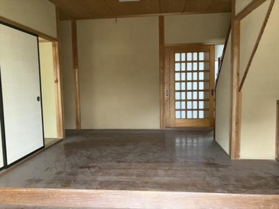 【玄関】 | 境港市渡町8DK＋離れ4K