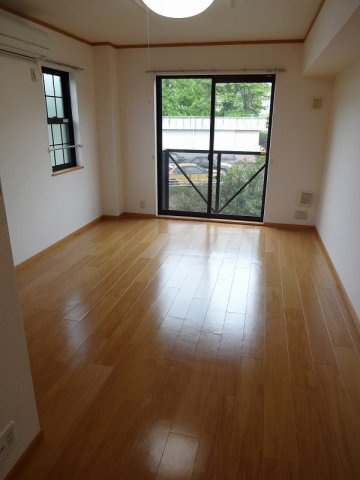 リウッシーレ　Ｂの居間・リビング