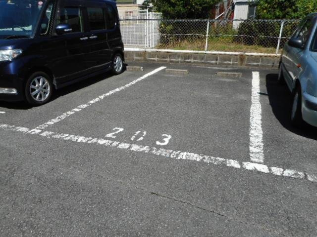 プロムナード菖蒲Ⅰの駐車場