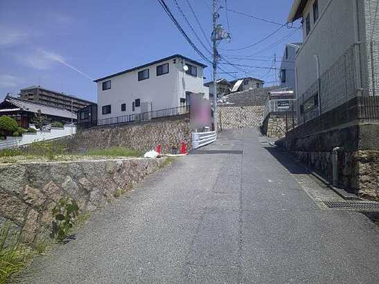 【前面道路含む現地写真】