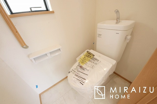 【トイレ】 | おしり洗浄、ビデ洗浄、暖房便座の機能を標準装備。トイレットペーパーの無駄遣いを防ぎ、肌を傷つける心配がありません♪