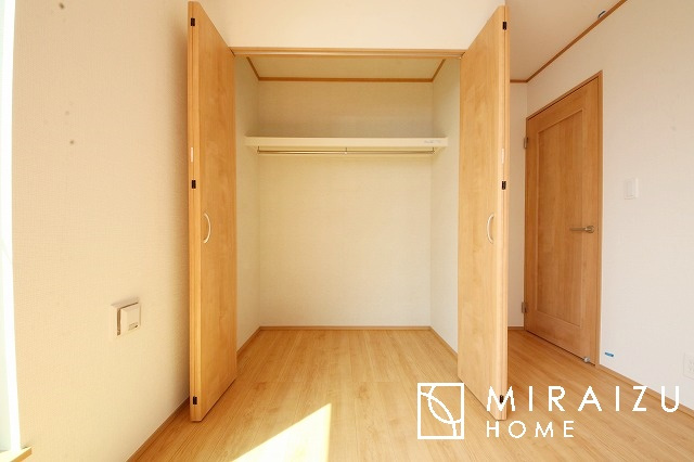 【洋室】 | 平日・休日問わず、いつでもご見学が出来ます♪☆実際に見て、触れて感じる安心のお住まい探しを体験して下さい♪☆物件情報だけでなく、地域の特色などなどエリア情報もお伝え出来たら嬉しいです♪