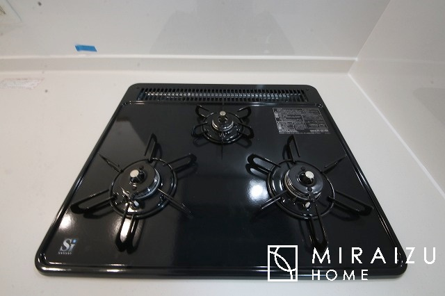 【キッチン】 | プライバシー性と開放感を高める住環境。陽当たりの良い開かれたロケーションを活かし、心地よい暮らしをプランニング