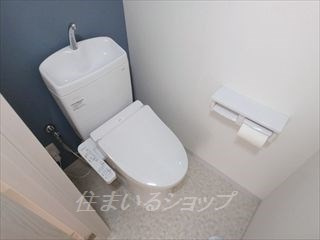 グランディール濱本Bのトイレ|シャワートイレ