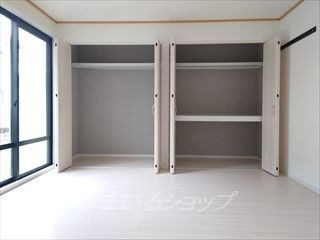 グランディール濱本Bの収納|クローゼット